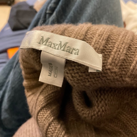 MaxMara brown wool turtleneck sweater size L - Picture 2 of 2